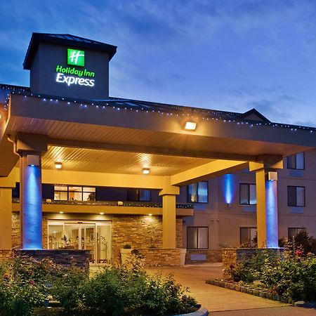 Holiday Inn Express Hotel & Suites Vernon, An Ihg Hotel Dış mekan fotoğraf